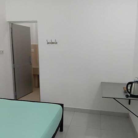 Shady Transit Hotel カトゥナカヤ エクステリア 写真