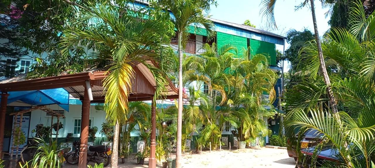 Shady Transit Hotel カトゥナカヤ エクステリア 写真